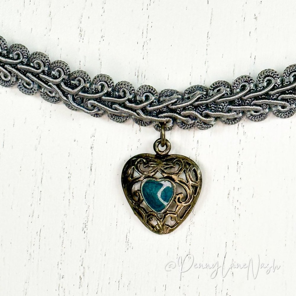 Vintage Gray Choker w/ Blue Heart Charm Necklace - Picture 2 of 6
